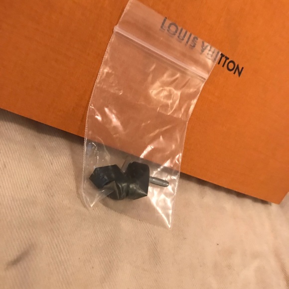 Like New - Louis Vuitton Black Heels - Picture 5 of 8